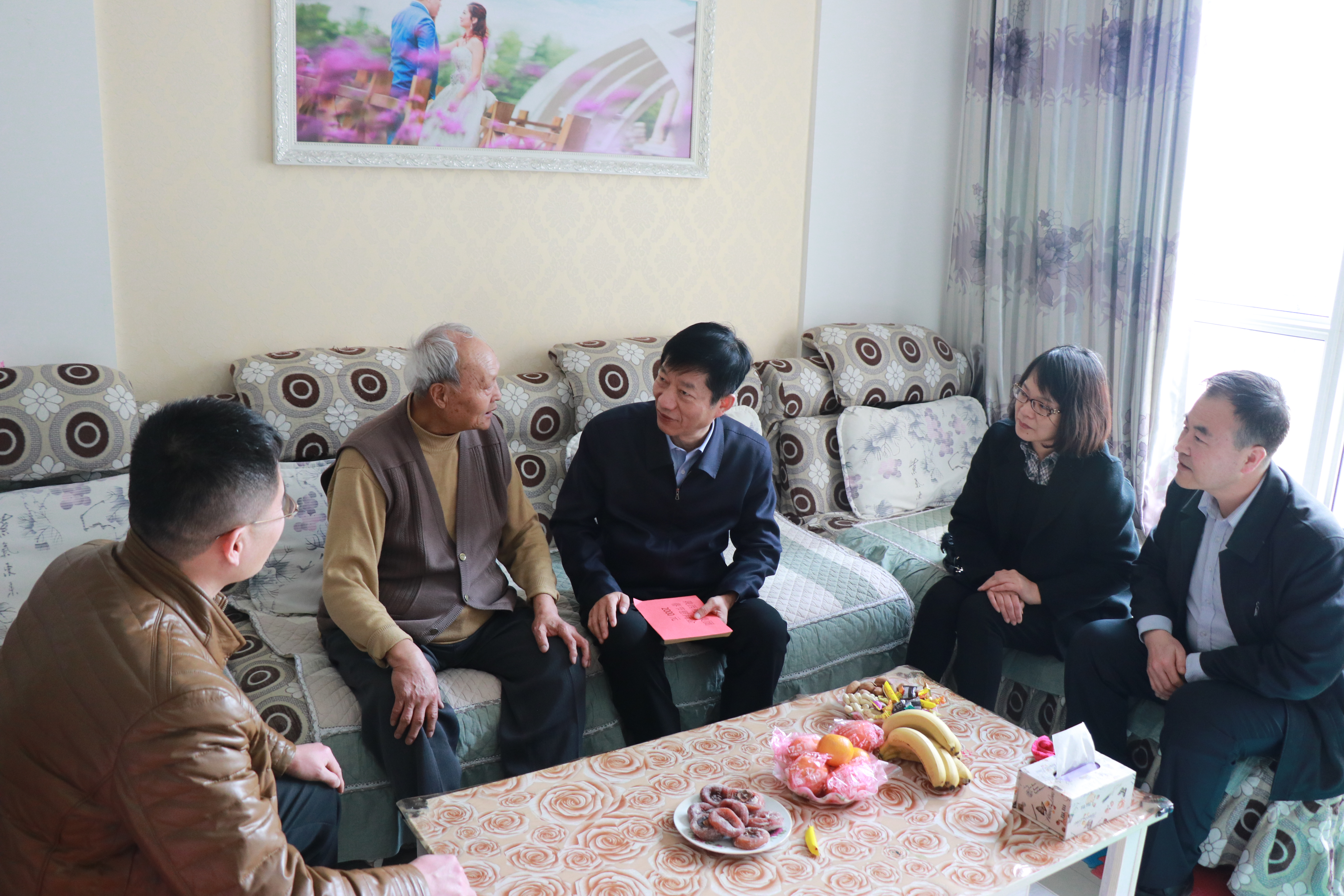 糧農(nóng)集團(tuán)開展節(jié)前“送溫暖”活動